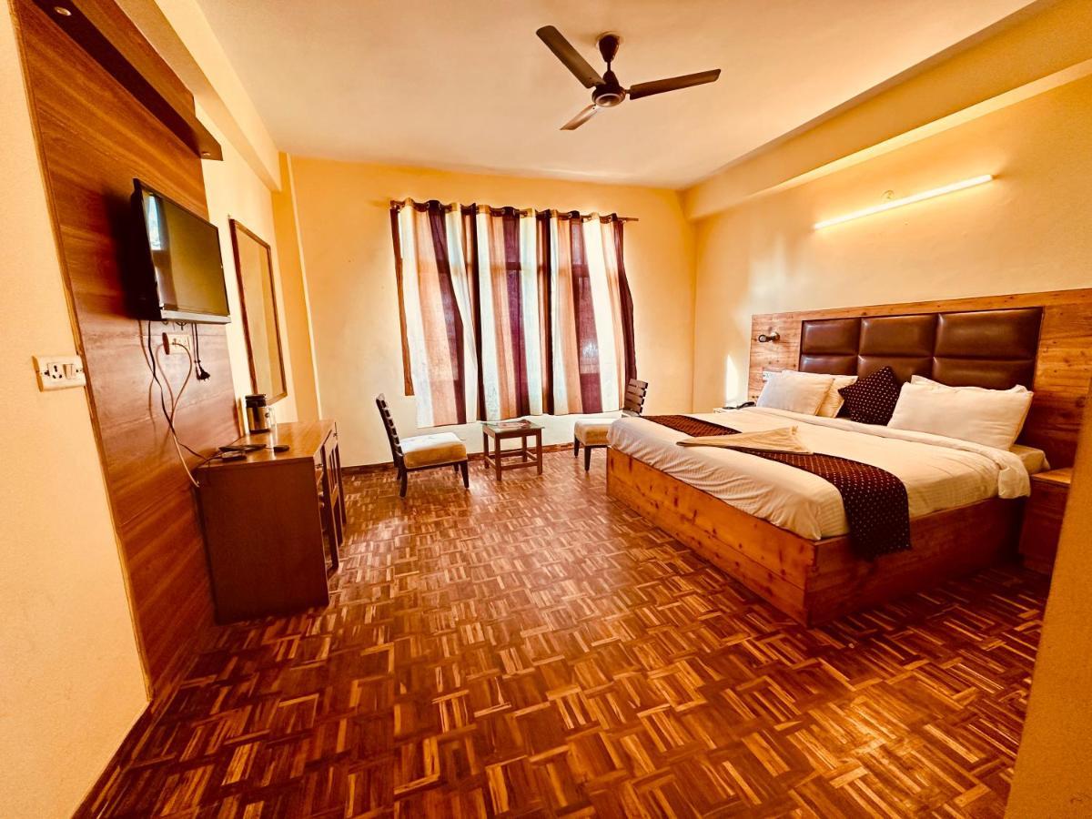 Hotel Grand Kalinga - Near Volvo Bus Stand Manali Exteriör bild