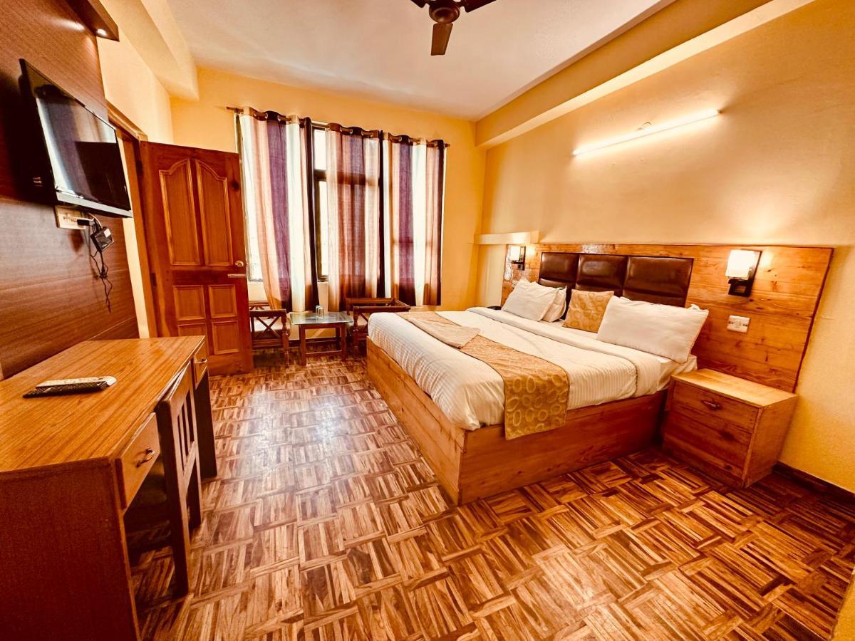 Hotel Grand Kalinga - Near Volvo Bus Stand Manali Exteriör bild