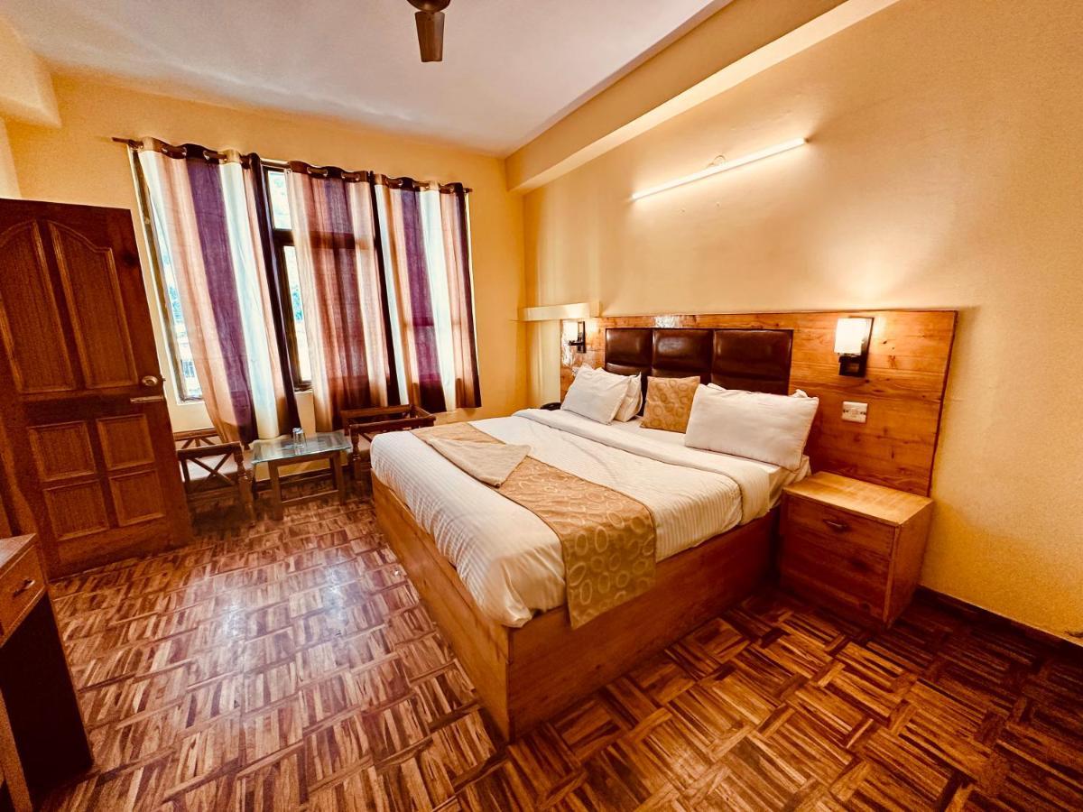 Hotel Grand Kalinga - Near Volvo Bus Stand Manali Exteriör bild