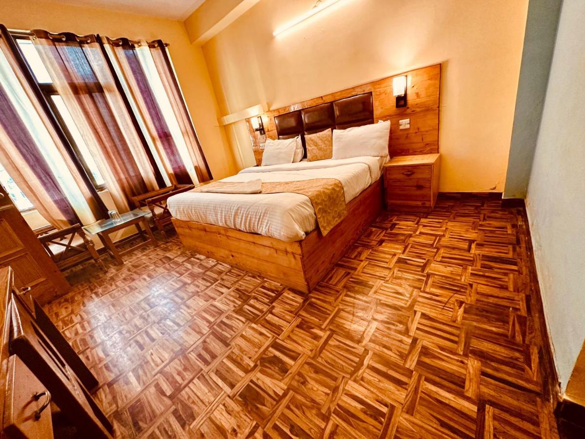 Hotel Grand Kalinga - Near Volvo Bus Stand Manali Exteriör bild