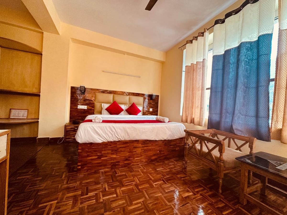 Hotel Grand Kalinga - Near Volvo Bus Stand Manali Exteriör bild