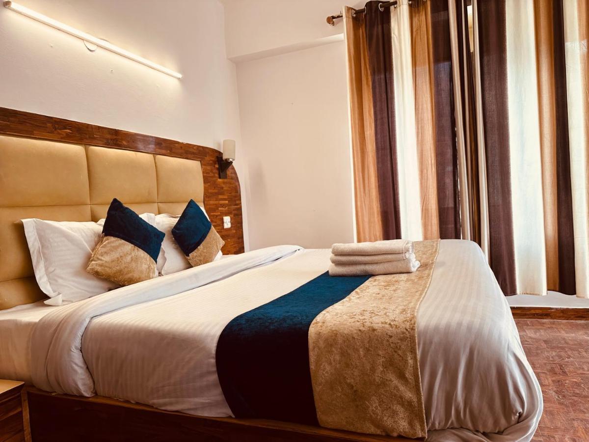 Hotel Grand Kalinga - Near Volvo Bus Stand Manali Exteriör bild