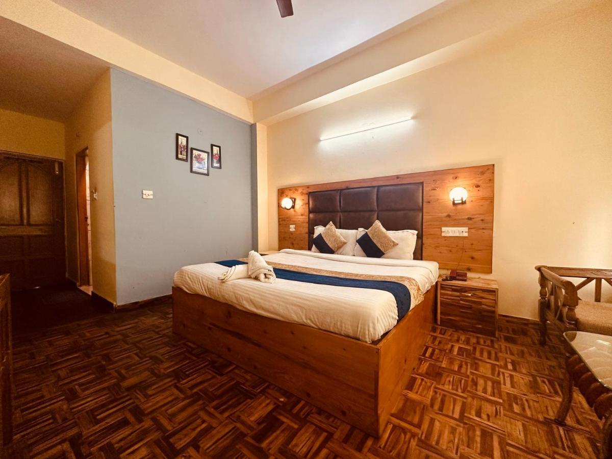 Hotel Grand Kalinga - Near Volvo Bus Stand Manali Exteriör bild